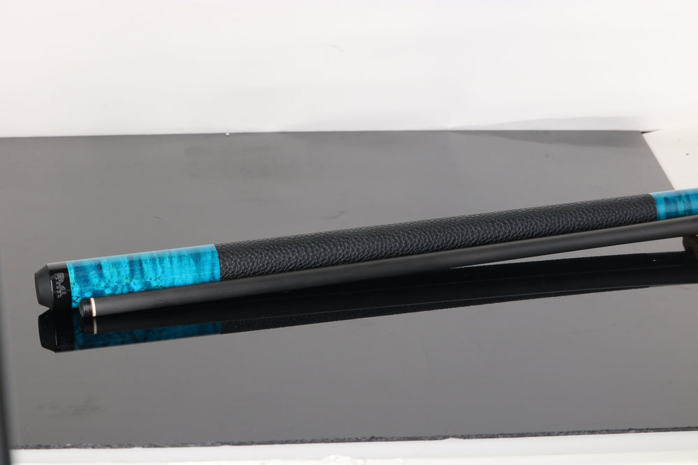 Bull Carbon BCC14C1 Play Cue - Blue Washed Birdseye Maple with Textured Leather Wrap