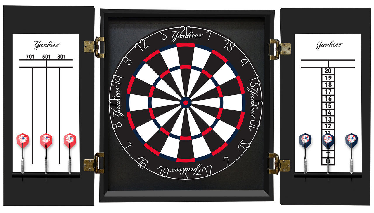 New York Yankees Dartboard Cabinet Set Fan's Choice