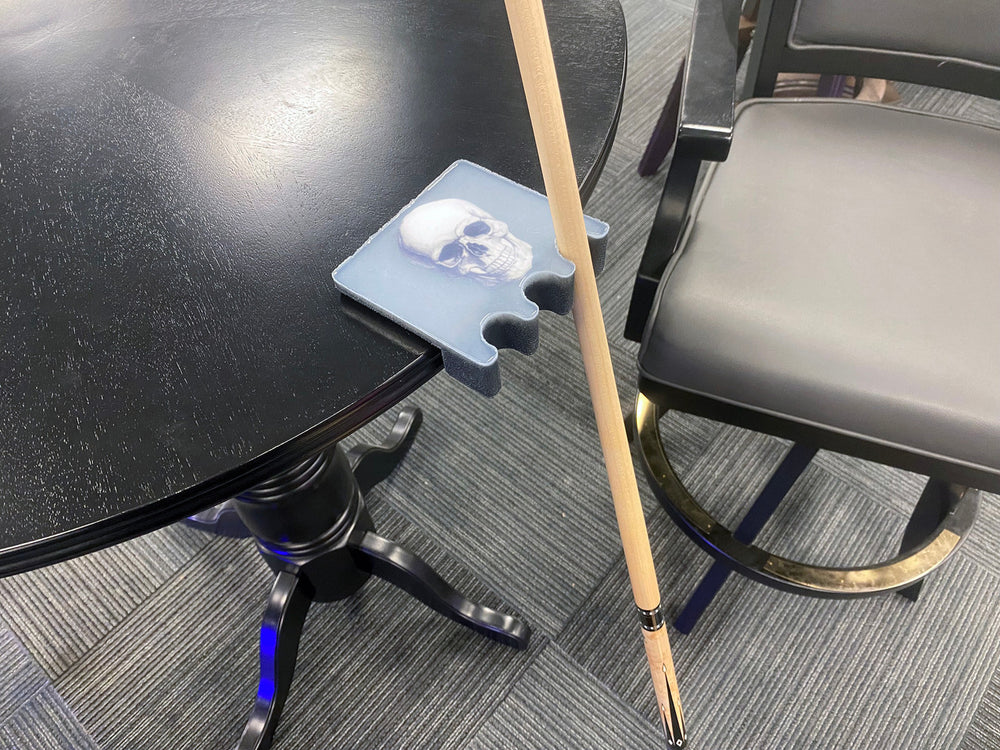 White Skull 3 Cue Holder Black and White