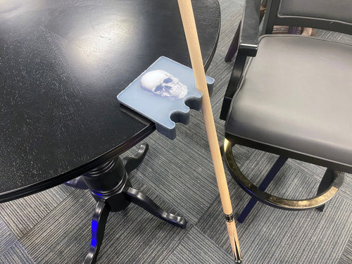 White Skull 3 Cue Holder Black and White 3