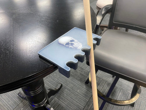 White Skull 5 Cue Holder Black and White 4