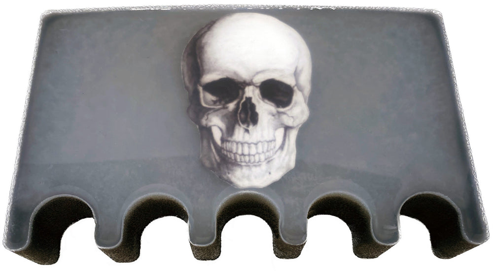 White Skull 5 Cue Holder Black and White