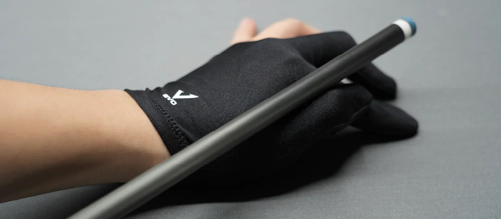 EVO Crystal Ember Vein No Wrap Pool Cue Maxbing Edition