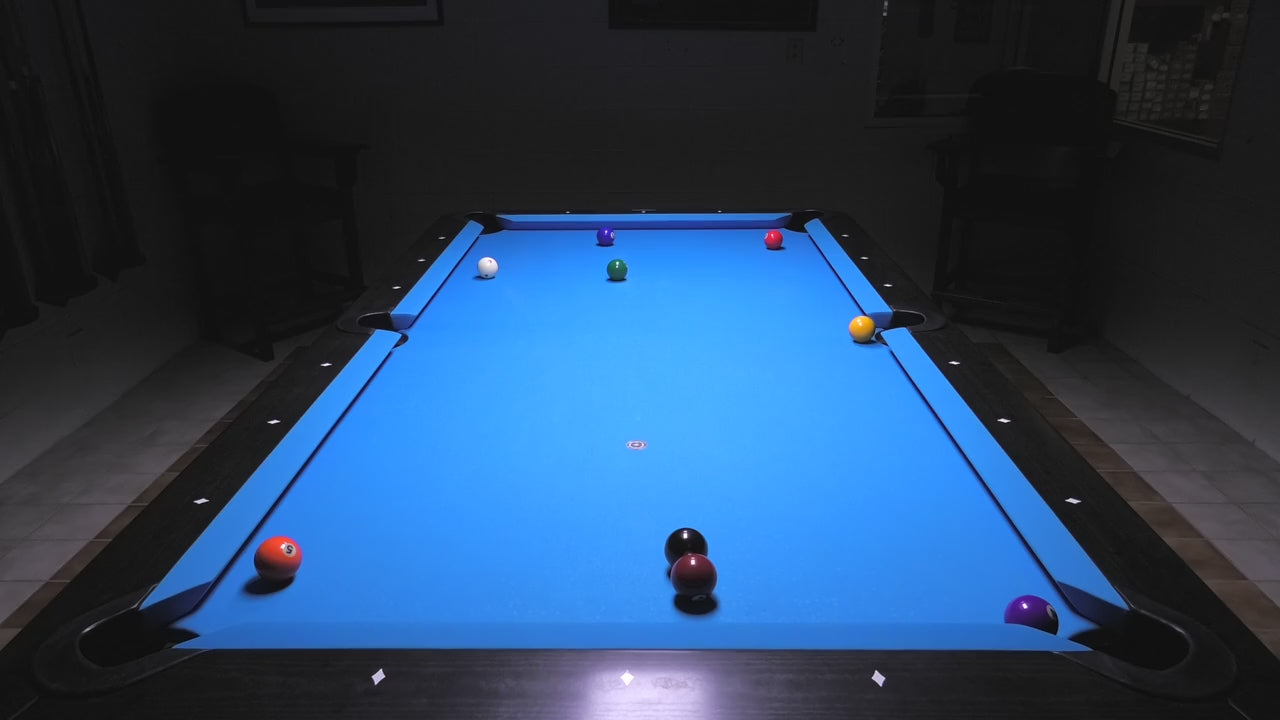 The Kiss Carom Skill Shot