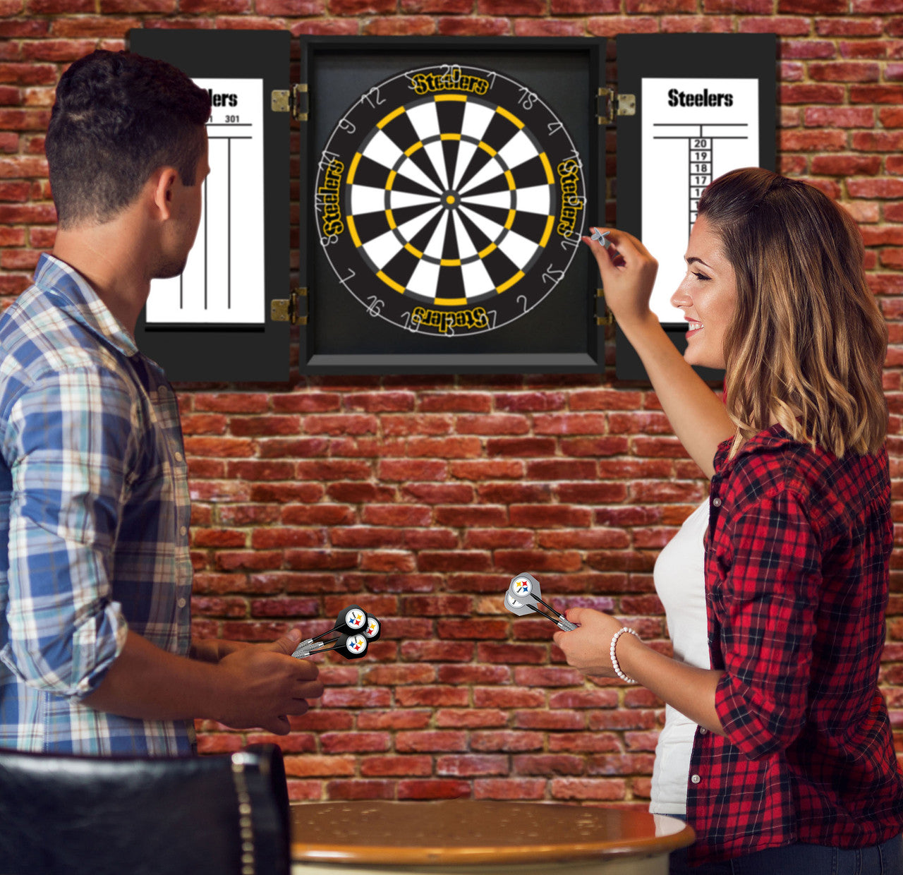 Pittsburgh Steelers Dartboard Cabinet Set Fan's Choice