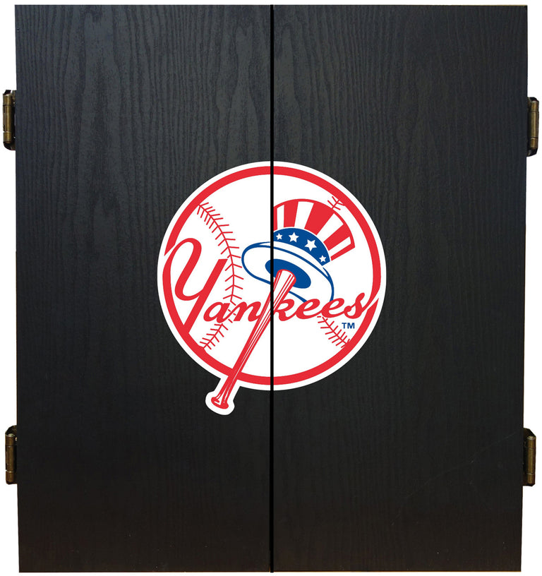 New York Yankees Dartboard Cabinet Set Fan's Choice